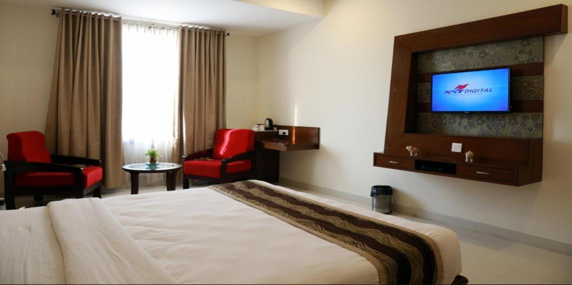 Admire Inn By Tgi Udaipur Exterior photo